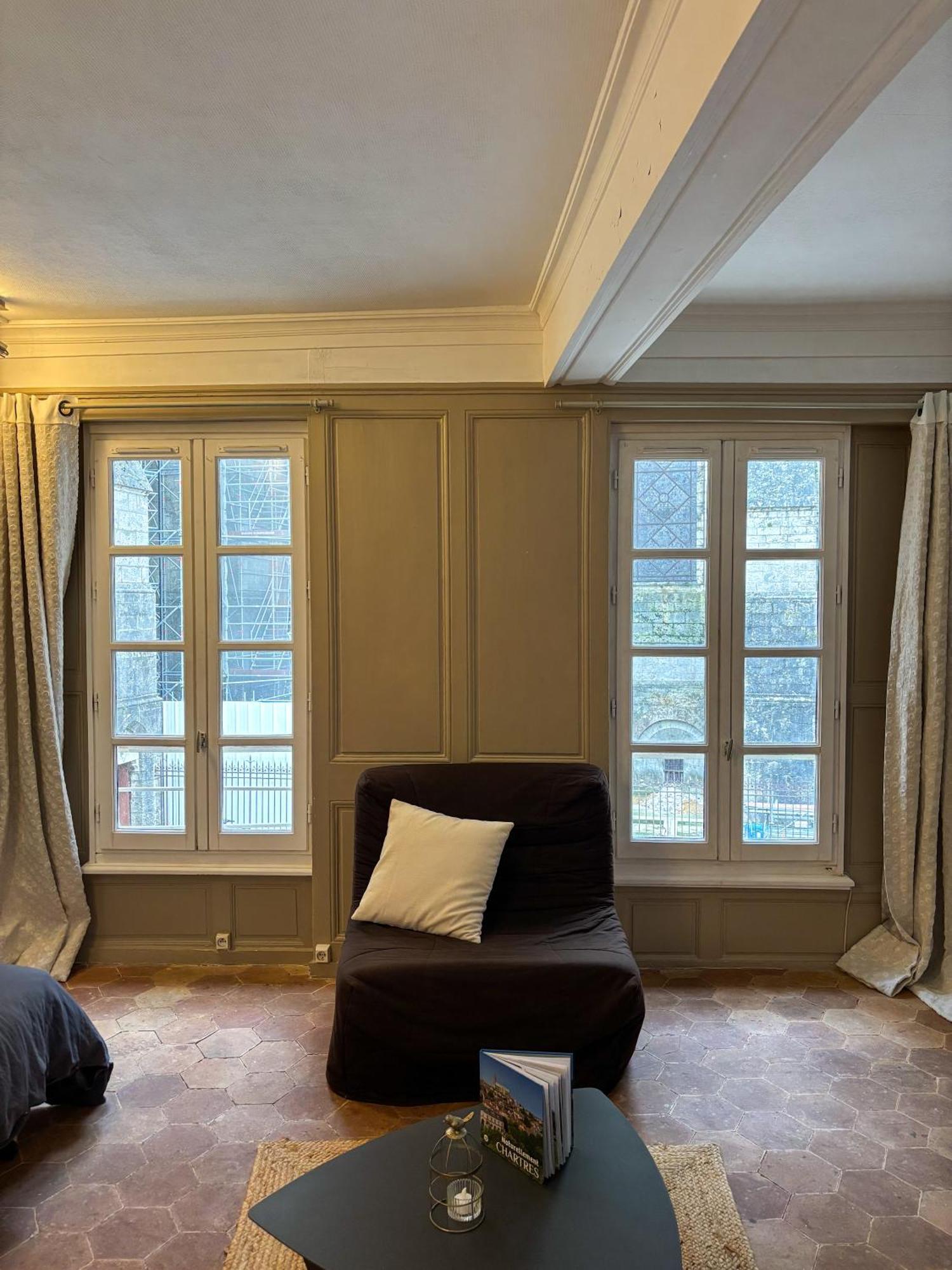 Studio Parvis Cloitre Notre Dame 沙特尔 外观 照片